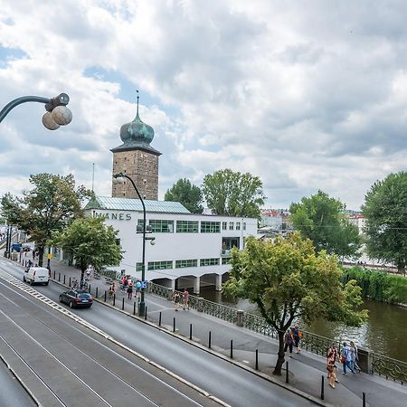 Riverside Apartment With A Balcony Prag Eksteriør billede