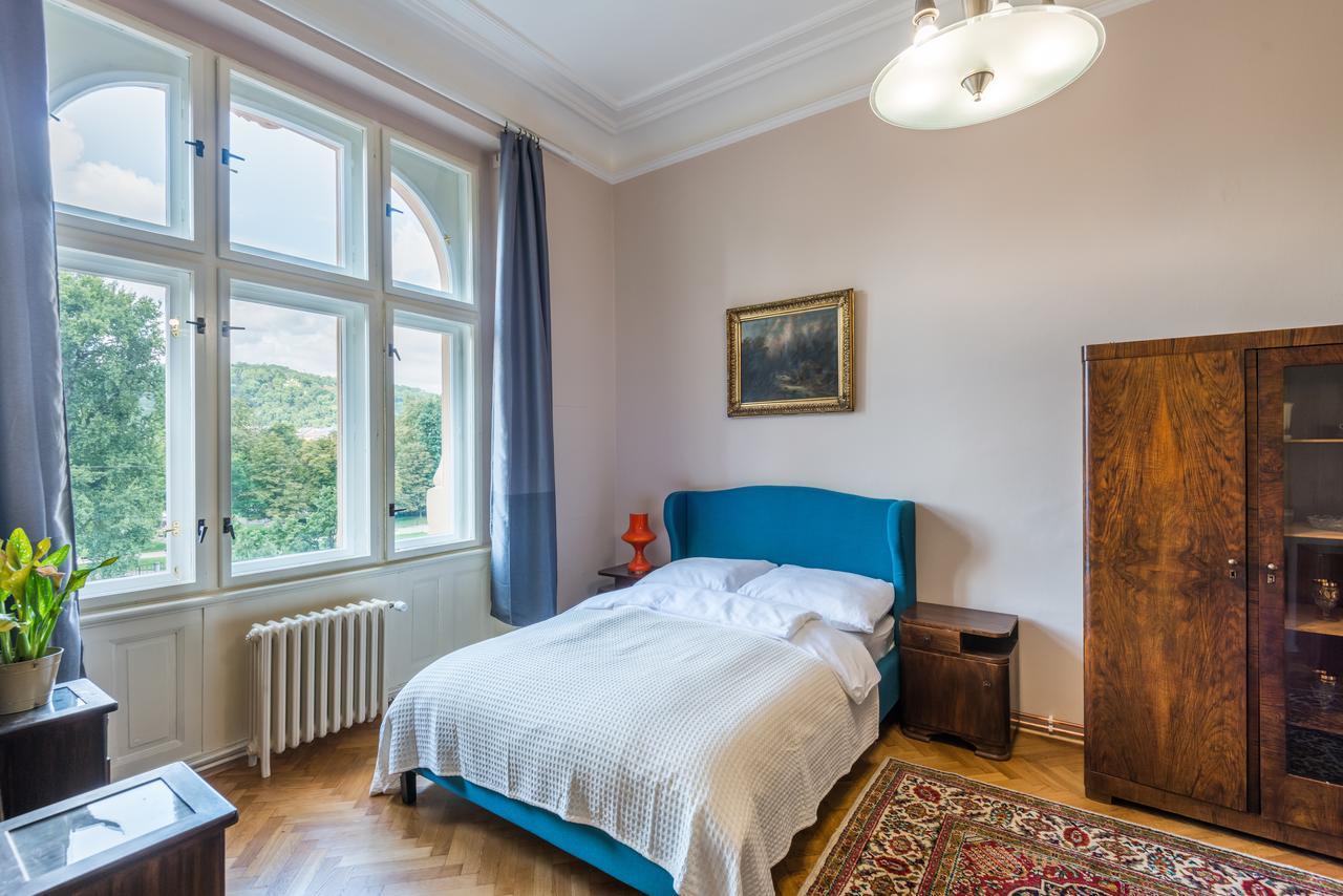Riverside Apartment With A Balcony Prag Eksteriør billede