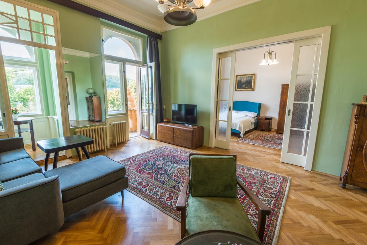 Riverside Apartment With A Balcony Prag Eksteriør billede